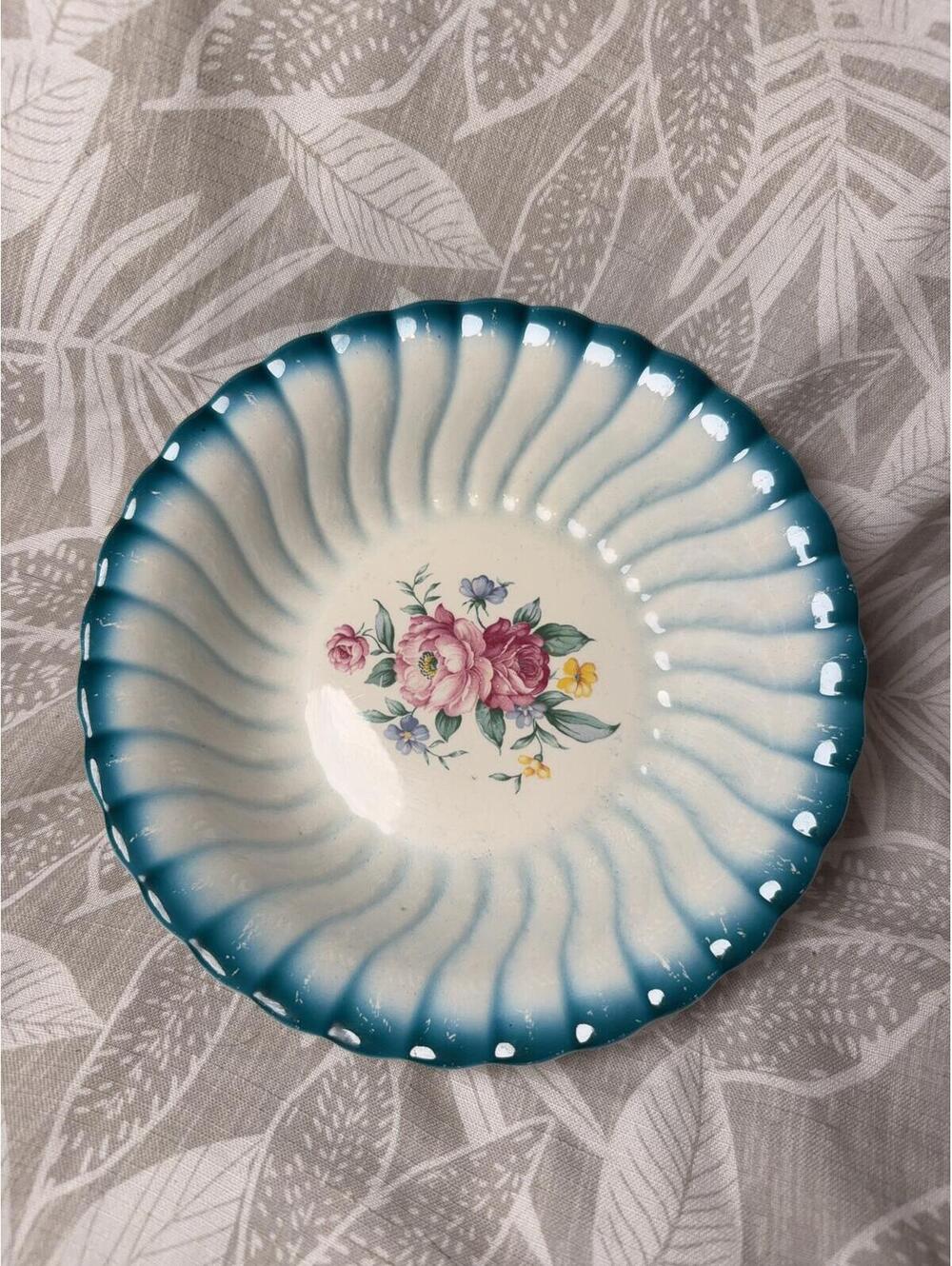 Homer Laughlin Virginia Rose Fluted Serving Bowl Aqua Blue Rim Floral 1940s